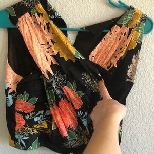 NWOT Sara size medium women’s kimono wrap tank top